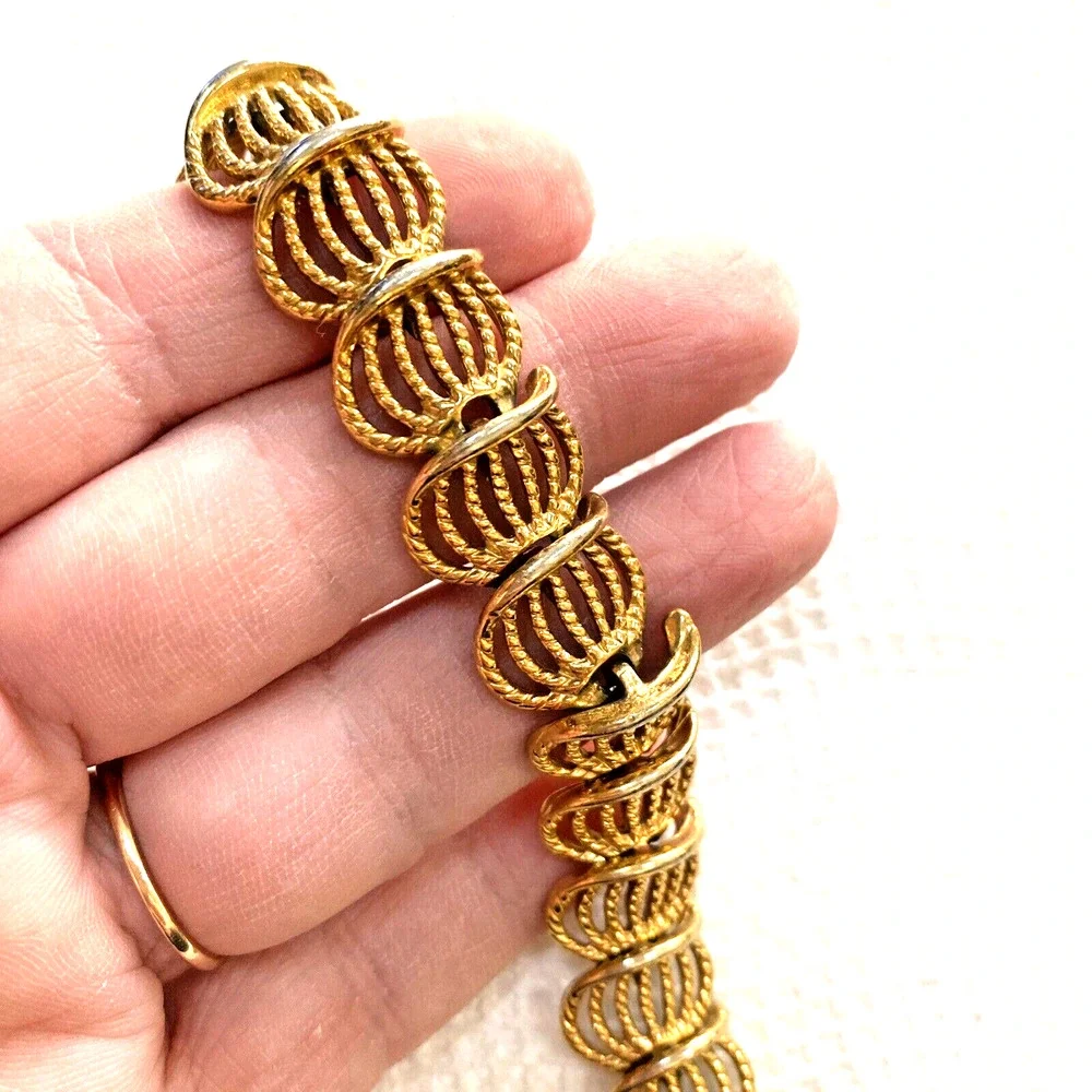 Vintage Napier Bracelet Goldtone Filigree Panel Ornate Elegant Rope Texture